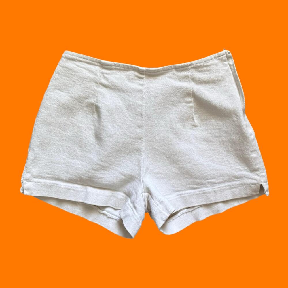 90s vintage white denim minimalist model off duty shorts Size 4 moda int'l